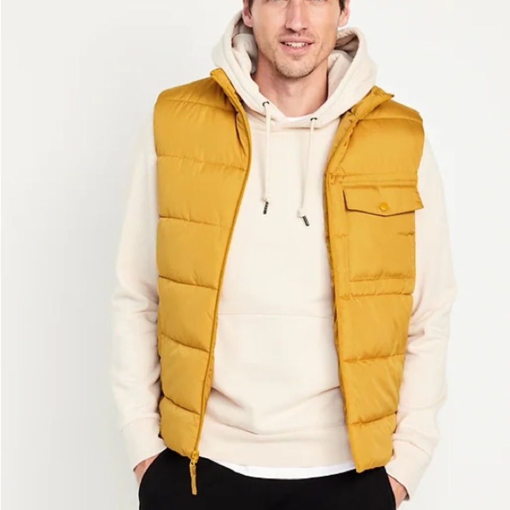 NWT Old Navy Men's Mustard/Gold Puffer Vest Medium